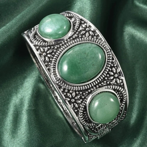 Green Aventurine Bangle Bracelet in Black Oxidized Silvertone - Picture 1 of 6